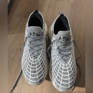 APL TechLoom Zip-line Sneakers